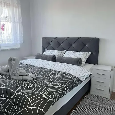 Esem Stan Na Dan * Modrica